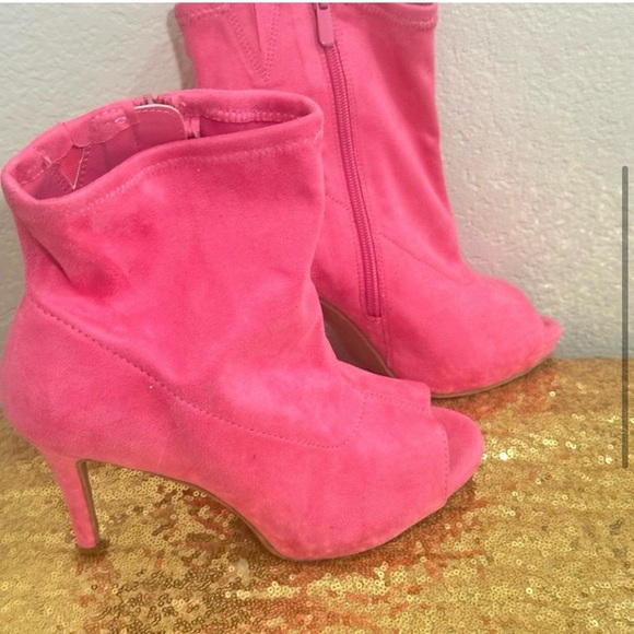 Hot Pink Bootie side zipper 5in heel size 8 wide - Picture 2 of 7